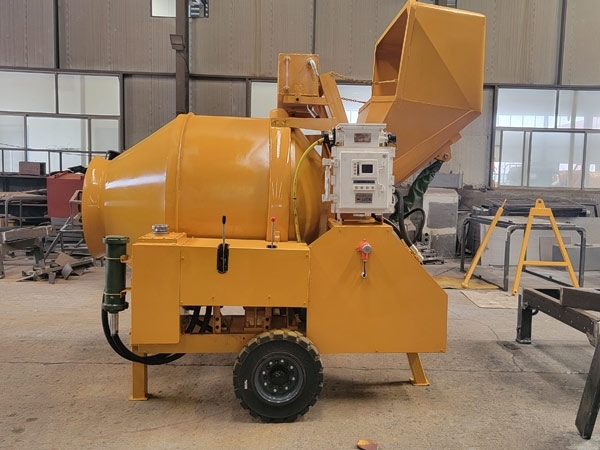 礦用濕噴臺(tái)車(chē)，礦用混凝土泵，礦用攪拌機(jī)發(fā)貨